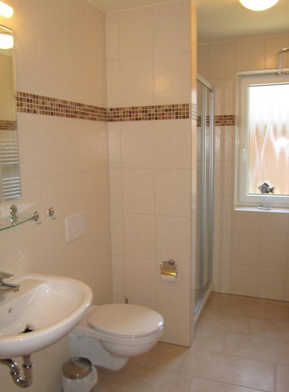 בינץ Apartmenthaus Hus Uebi By Rujana חדר תמונה