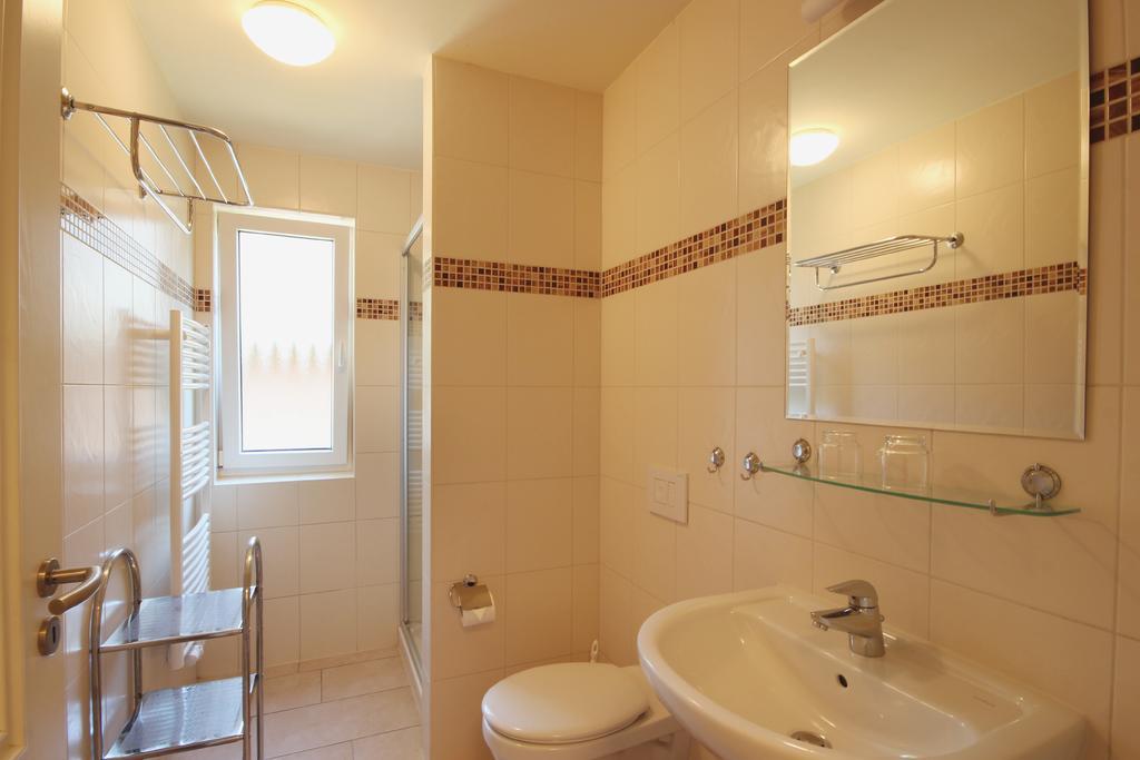 בינץ Apartmenthaus Hus Uebi By Rujana מראה חיצוני תמונה